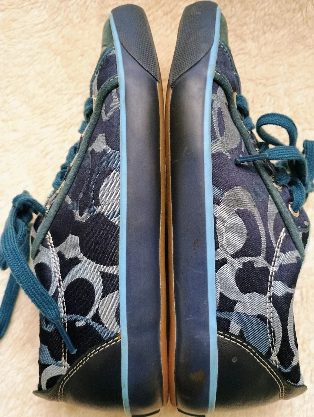 Beautiful Coach Barrett low-top sneakers in a gorgeous blue denim shades! 7.5M